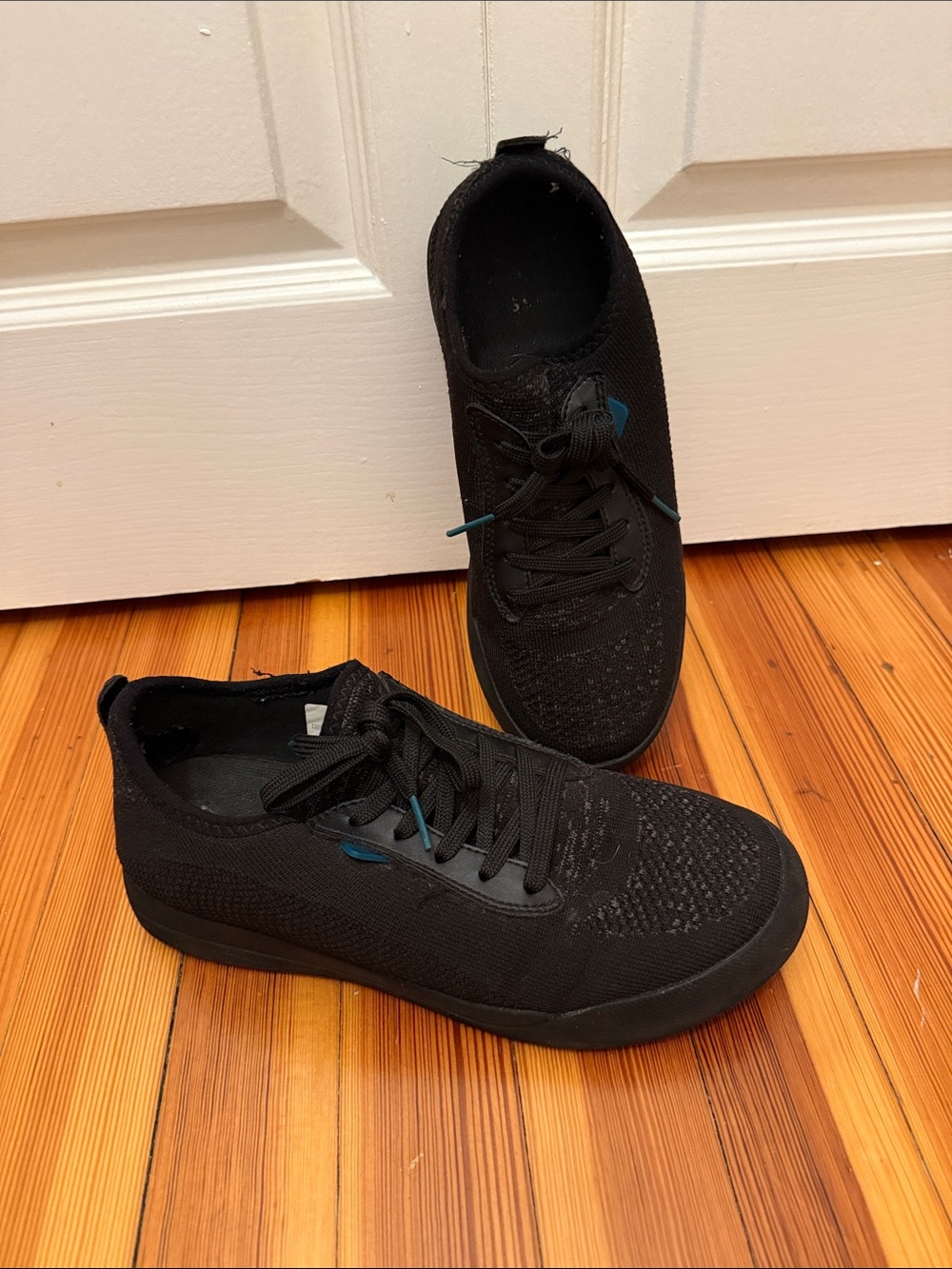 Vessi weekender waterproof sneaker mens 7/ womens 8